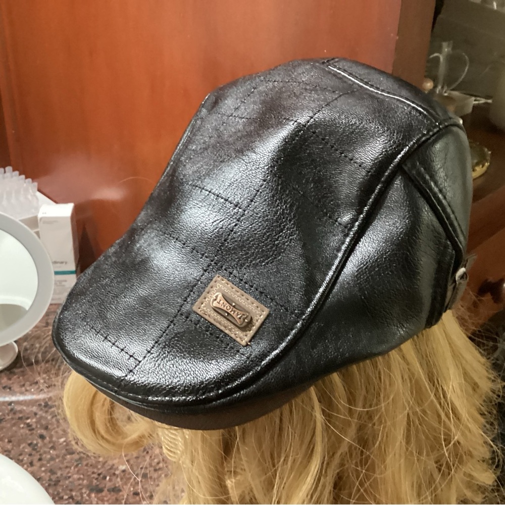 Jamont Black Leather Cap